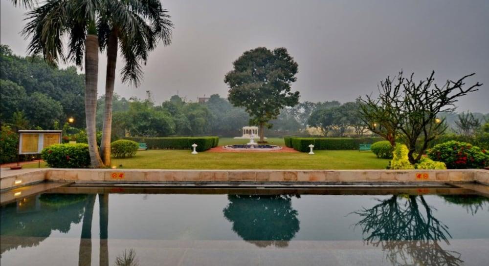 Taj Nadesar Palace Váránasí Exteriér fotografie